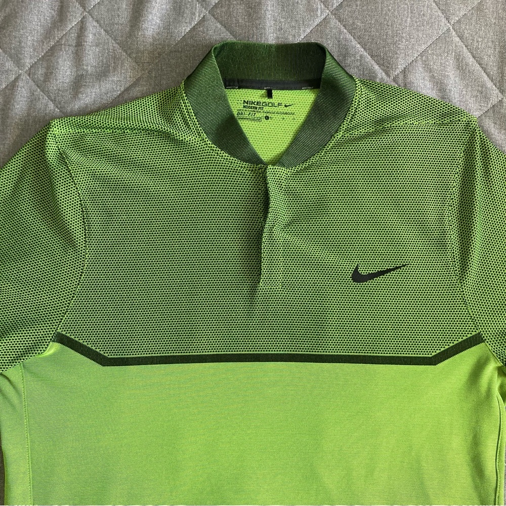 Nike Golf  Momentum Alpha Fly Swing Blade Polo Men’s Large Neon Volt Black